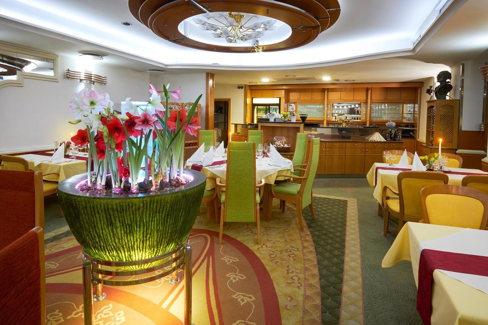 Hotel Eroplan Рожнов-под-Радгоштем Экстерьер фото