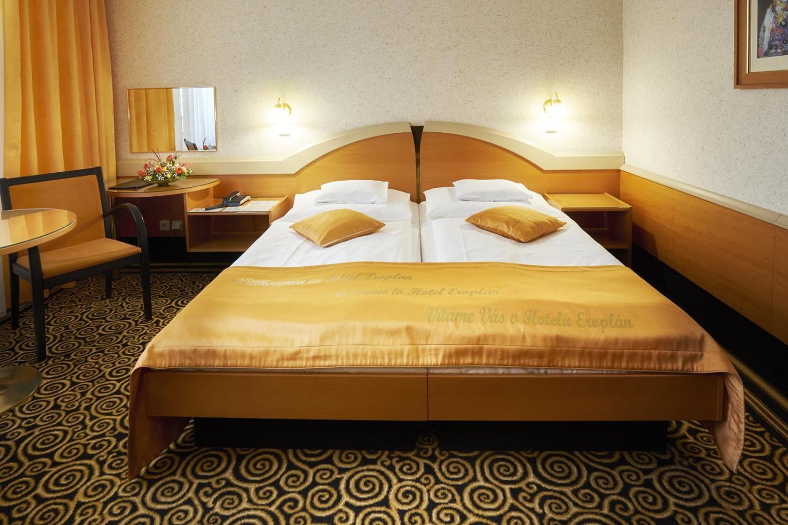 Hotel Eroplan Рожнов-под-Радгоштем Экстерьер фото