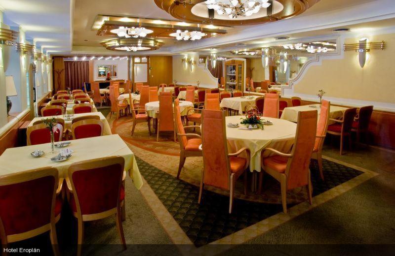 Hotel Eroplan Рожнов-под-Радгоштем Экстерьер фото